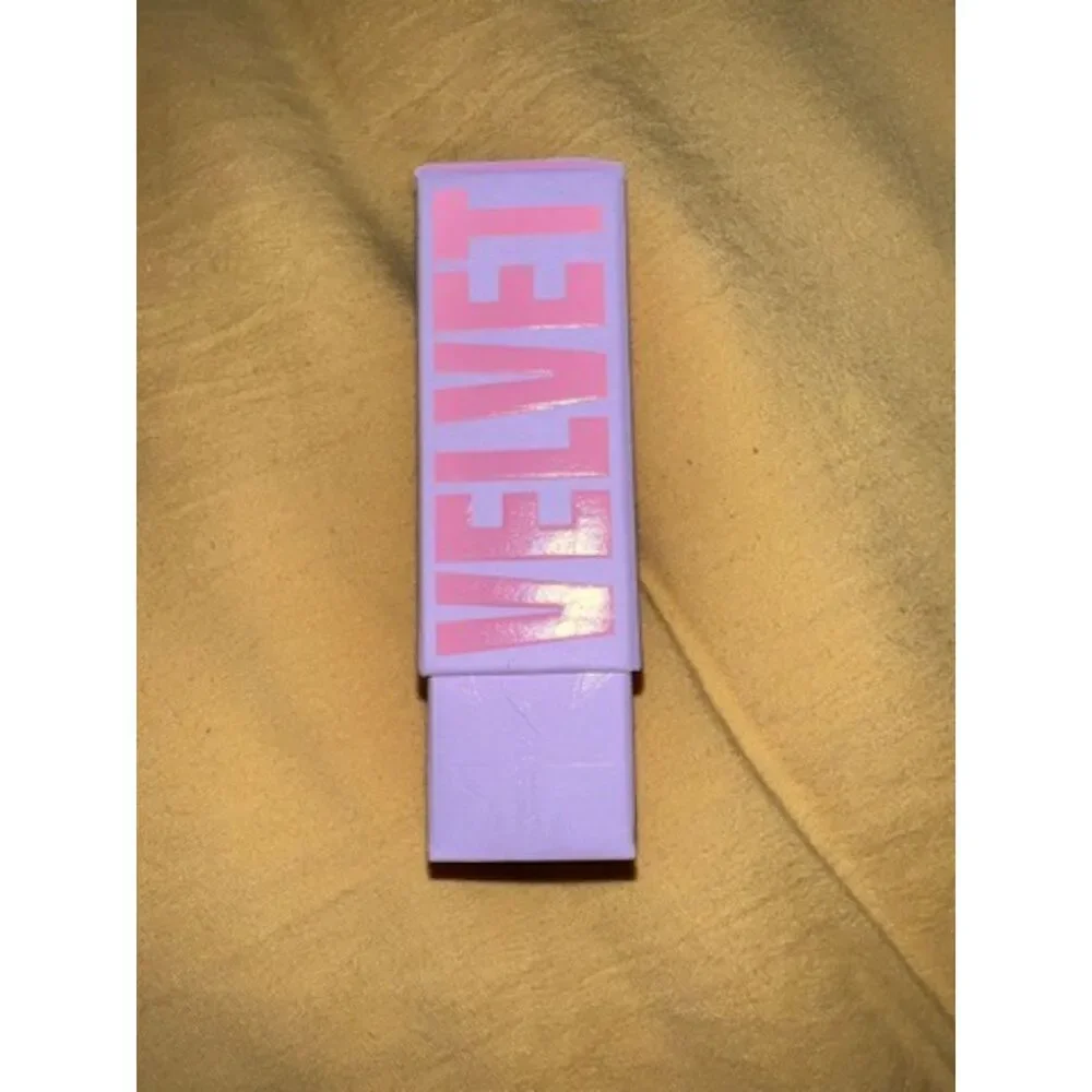 NIB Jeffree Star Velvet Trap Lipstick in Grave Digger